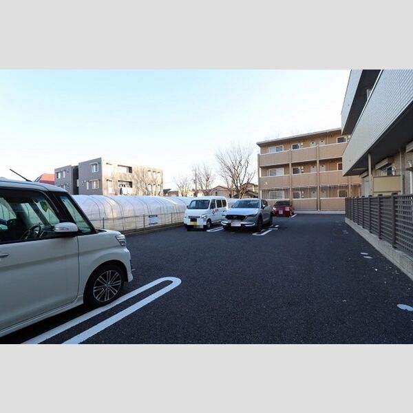 駐車場 (駐車場)