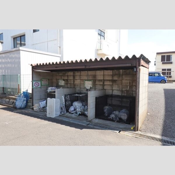 現地周辺 (ゴミ置き場)