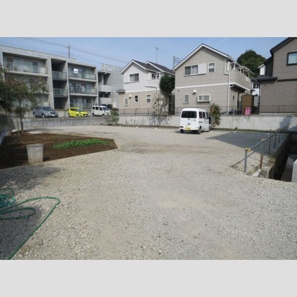駐車場 (駐車場)