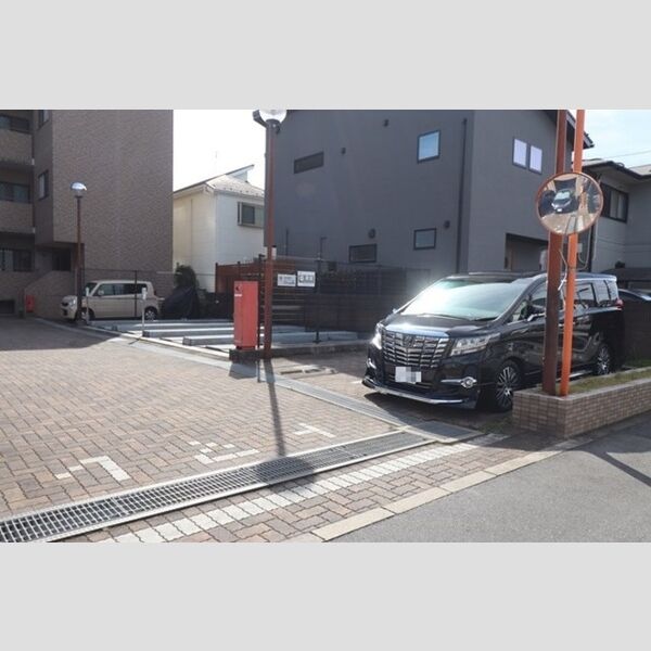 駐車場 (駐車場)