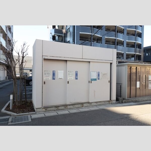 現地周辺 (ゴミ置き場)