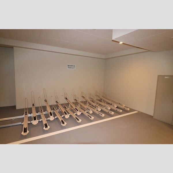 現地周辺 (駐輪場)