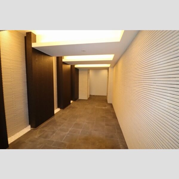 現地周辺 (ロビー)