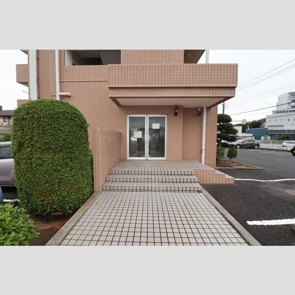 エントランス (エントランス)