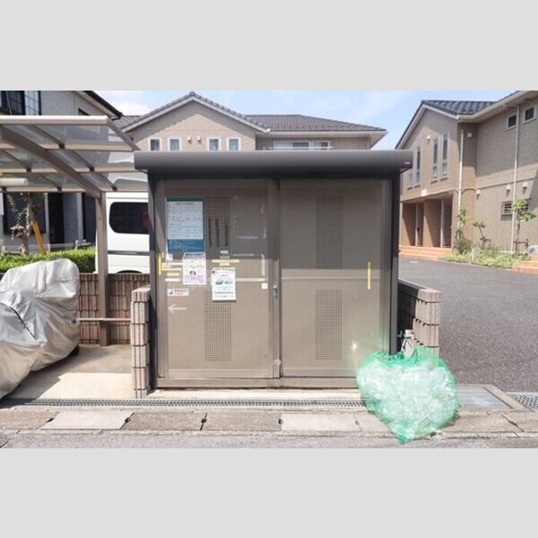 現地周辺 (ゴミ置き場)