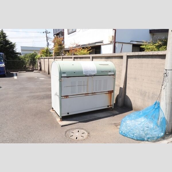 現地周辺 (ゴミ置き場)