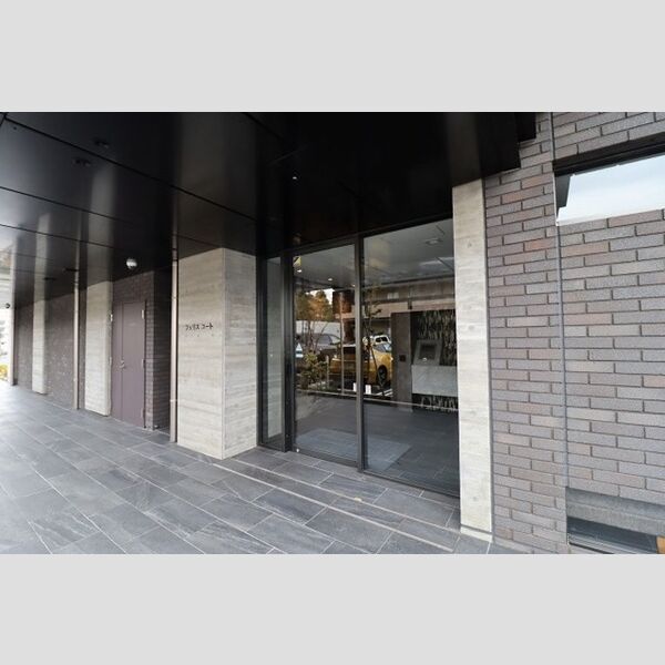 エントランス (エントランス)