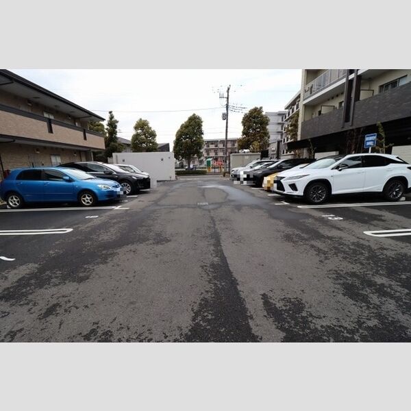 駐車場 (駐車場)