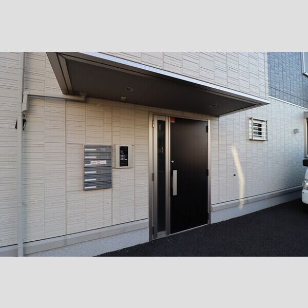 エントランス (エントランス)