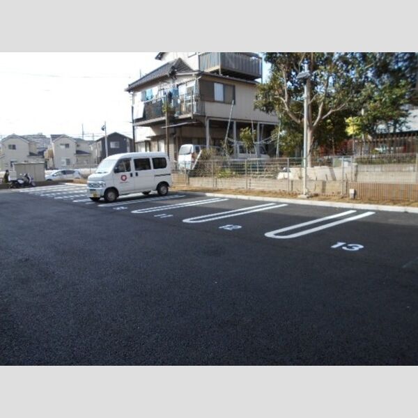 駐車場 (駐車場)