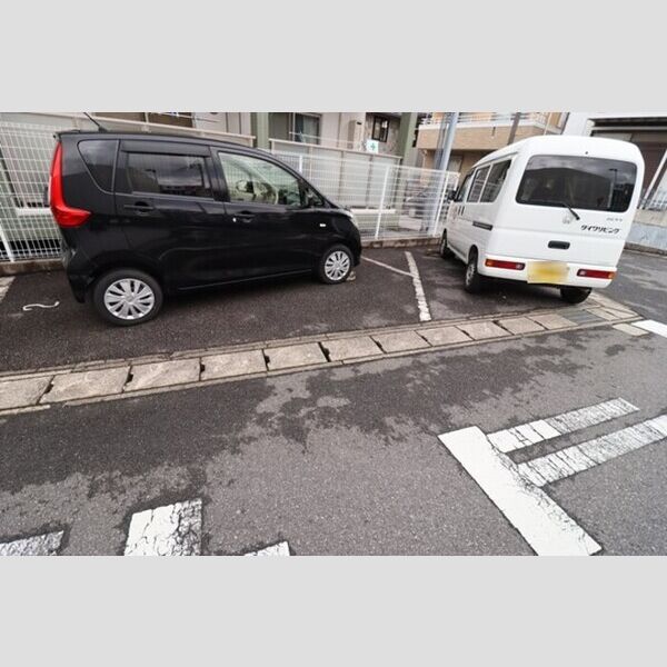 駐車場 (駐車場)