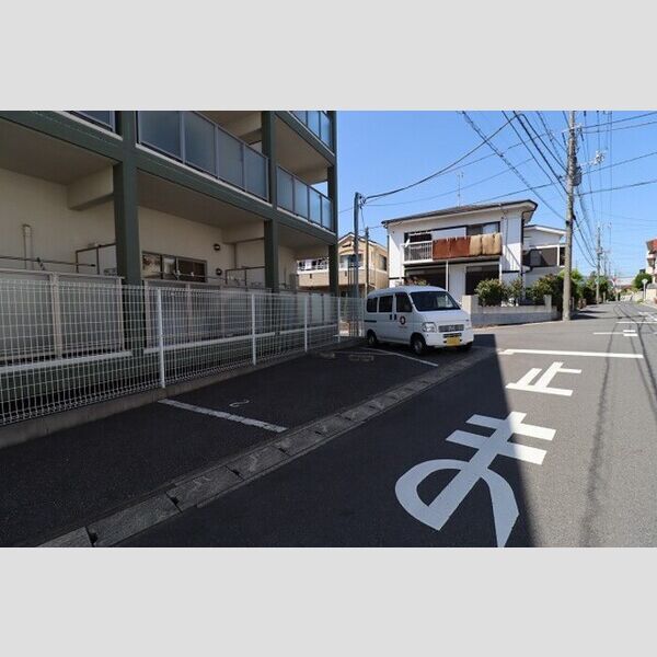 駐車場 (駐車場)