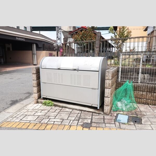 現地周辺 (ゴミ置き場)
