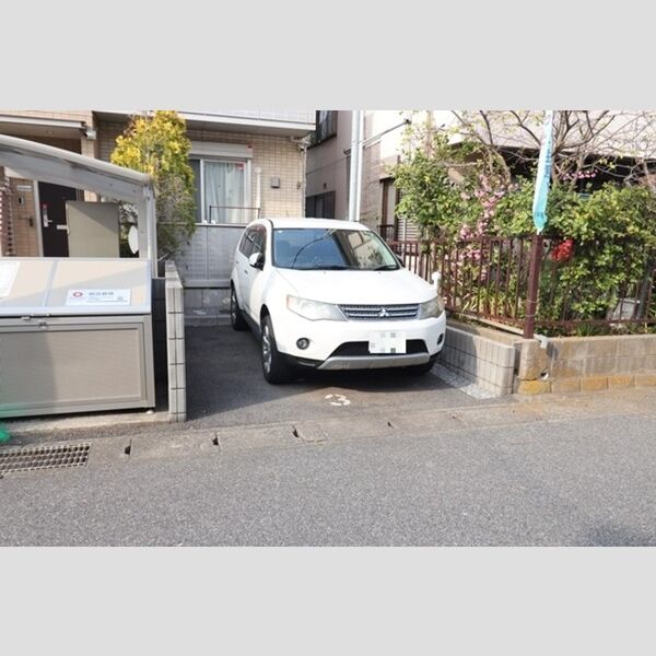 駐車場 (駐車場)