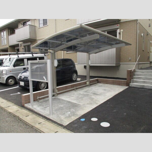 現地周辺 (駐輪場)