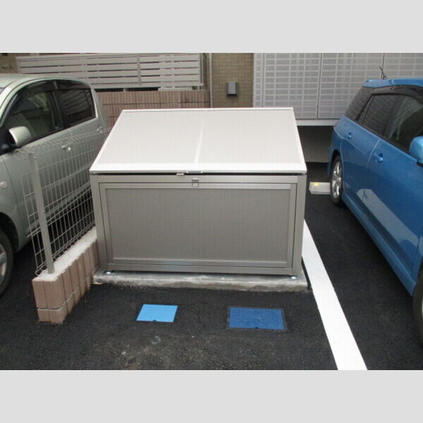 現地周辺 (ごみ箱)