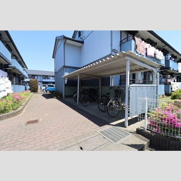 現地周辺 (駐輪場)