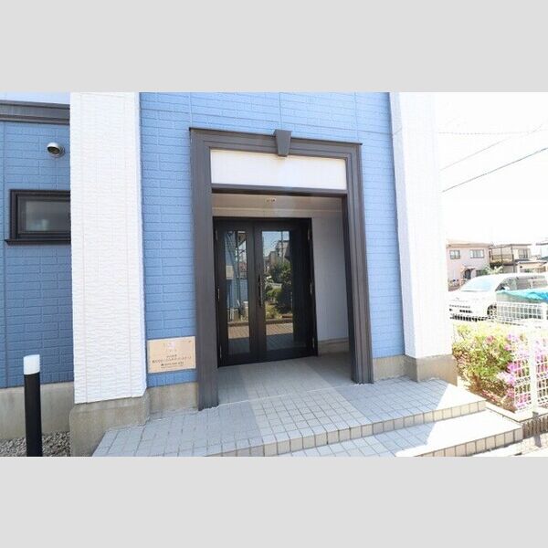 エントランス (エントランス)