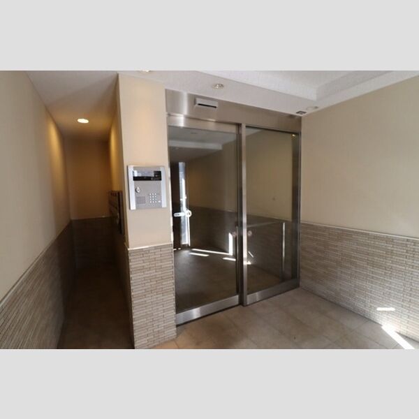 エントランス (エントランス)