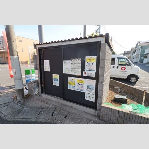 現地周辺 (ゴミ置き場)