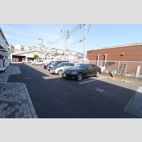 駐車場 (駐車場)