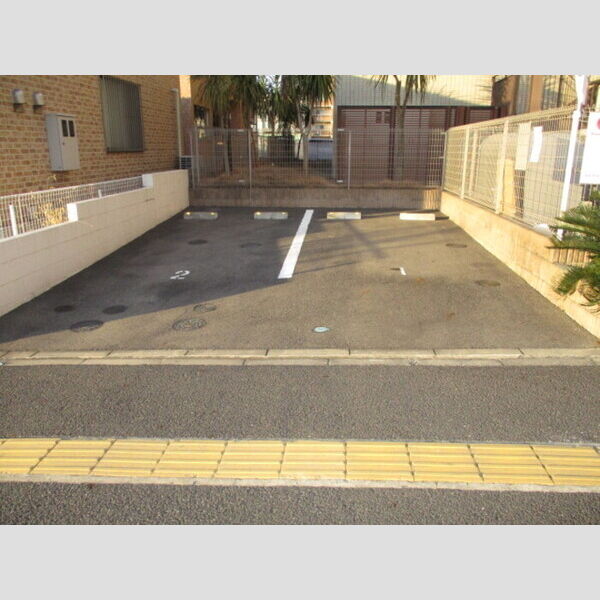 駐車場 (駐車場)