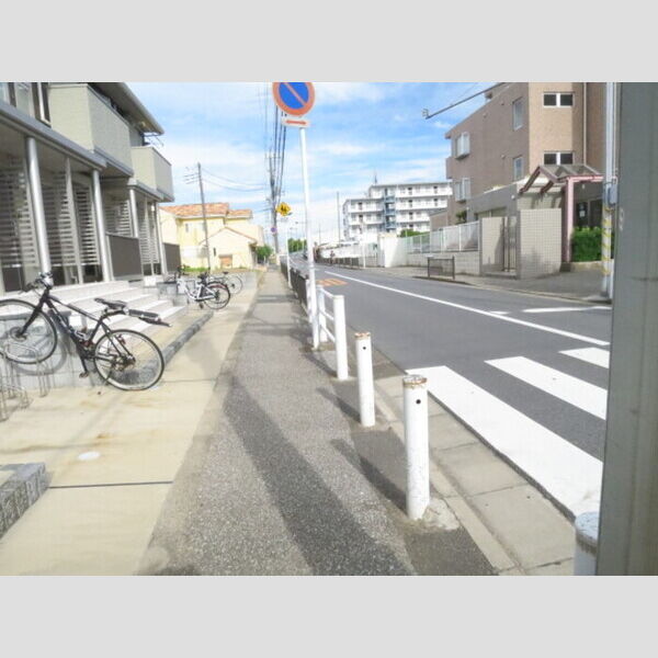 現地周辺 (駐輪場)