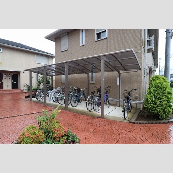 現地周辺 (駐輪場)