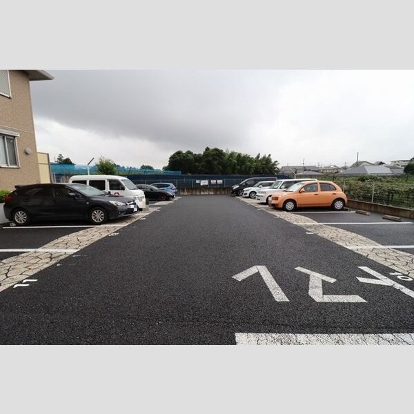 駐車場 (駐車場)