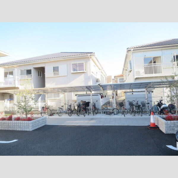 現地周辺 (駐輪場)