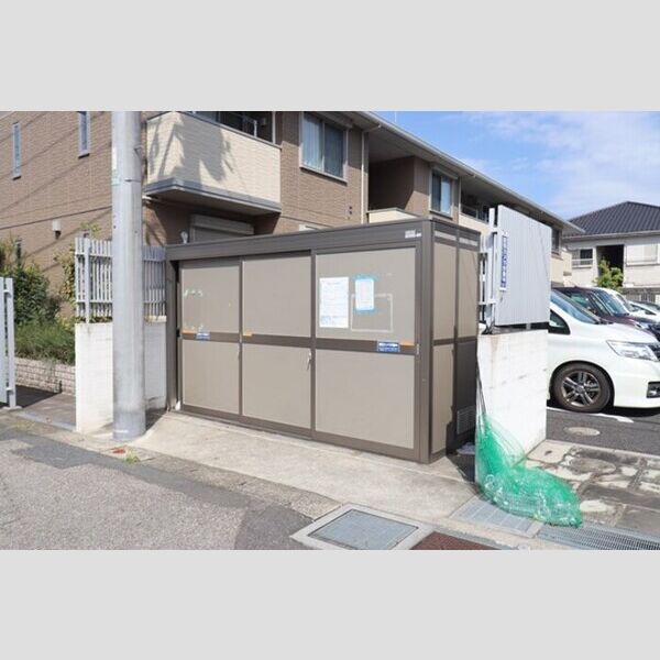 現地周辺 (ゴミ置き場)