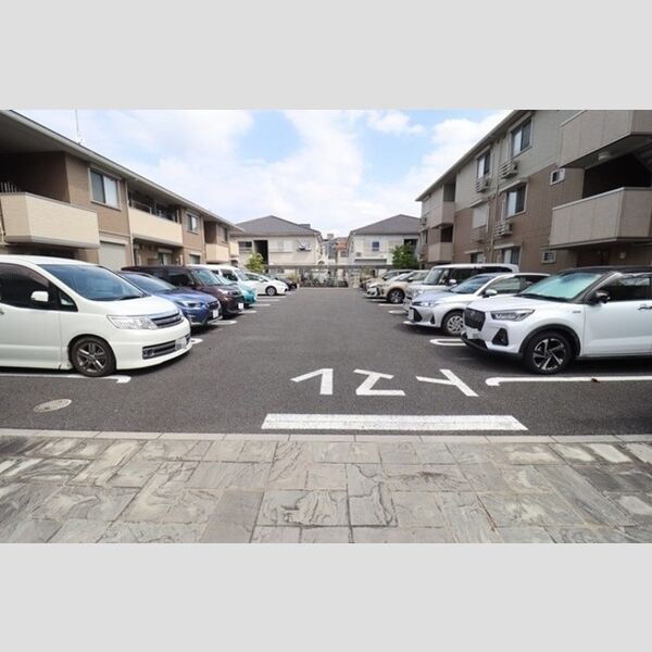 駐車場 (駐車場)