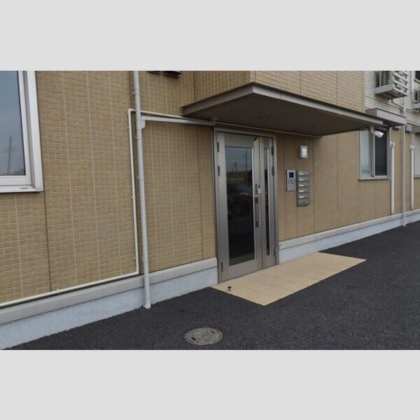エントランス (エントランス)