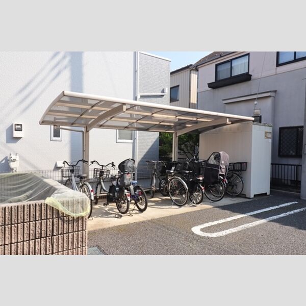 現地周辺 (駐輪場)