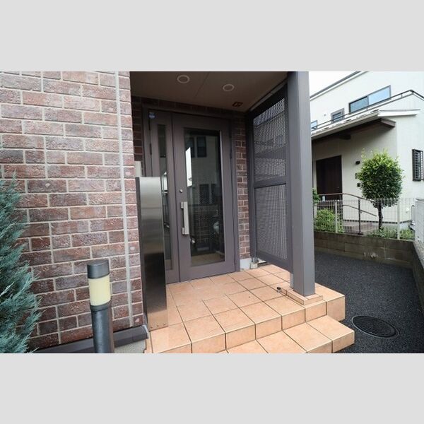 エントランス (エントランス)