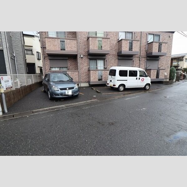 駐車場 (駐車場)