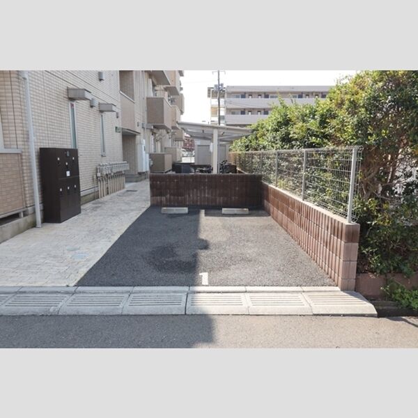 駐車場 (駐車場)