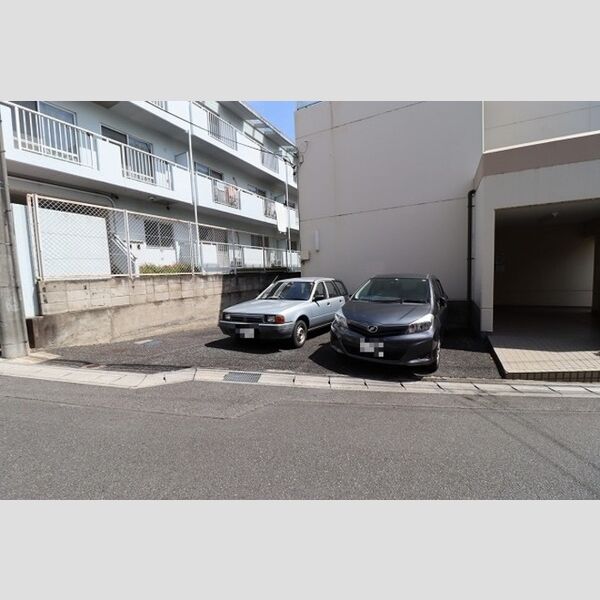 駐車場 (駐車場)