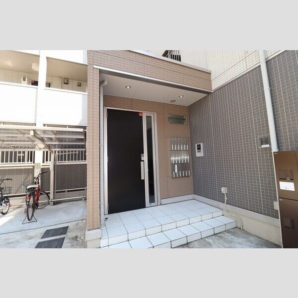 エントランス (エントランス)