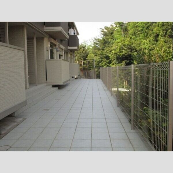 現地周辺 (共用通路)