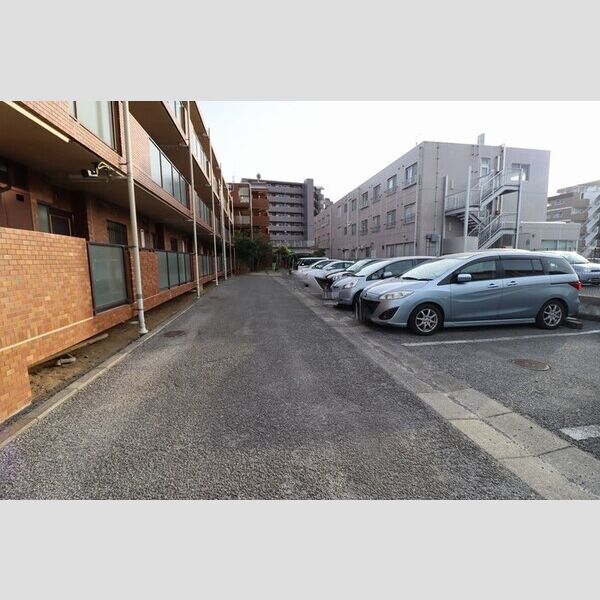 駐車場 (駐車場)