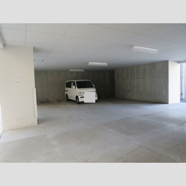 駐車場 (駐車場)