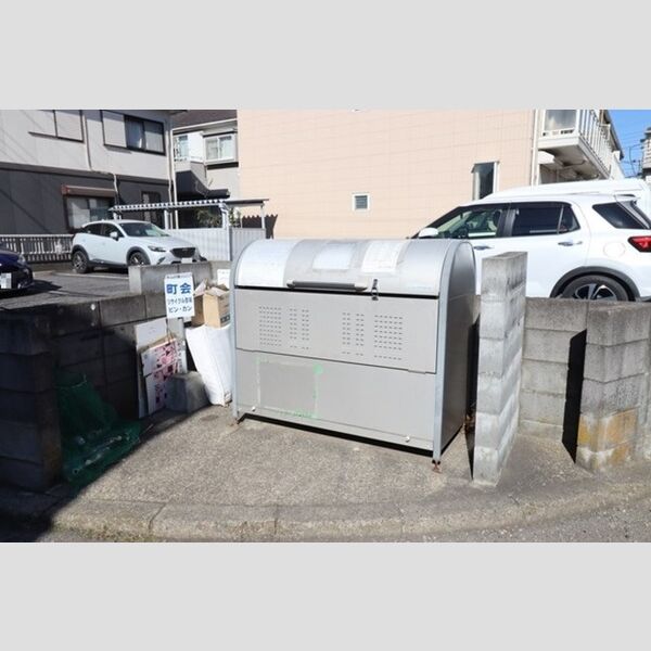 現地周辺 (ゴミ置き場)