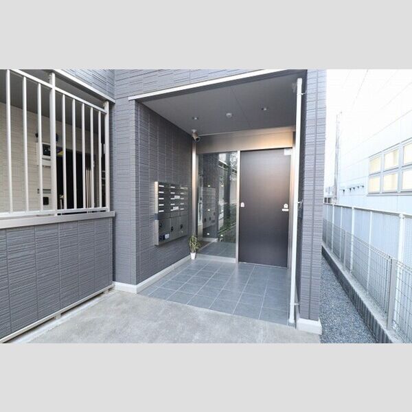 エントランス (エントランス)