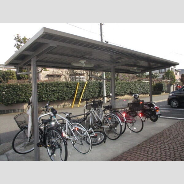 現地周辺 (駐輪場)