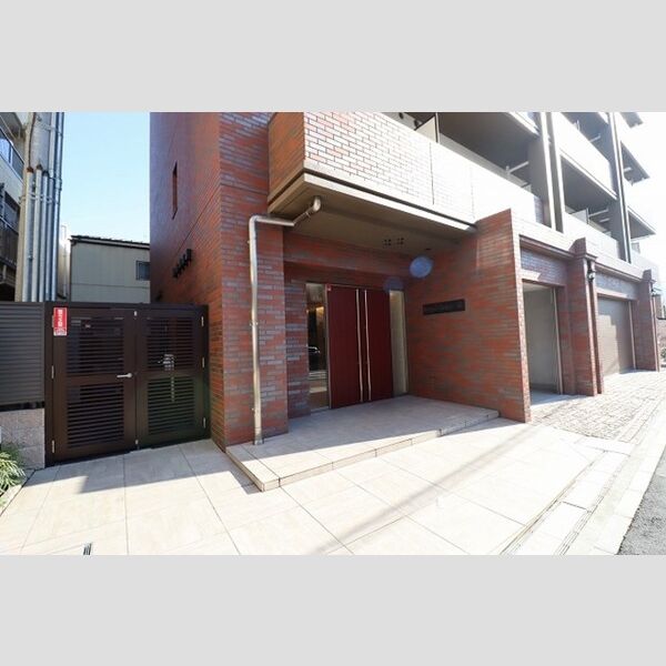 エントランス (エントランス)