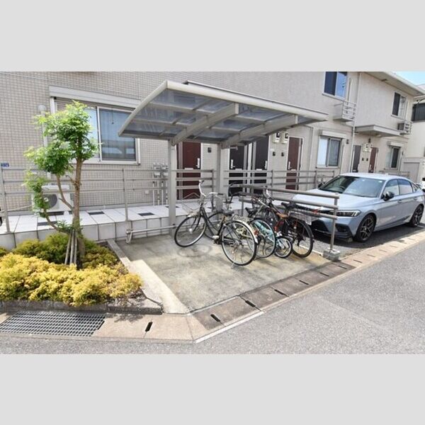 現地周辺 (駐輪場)