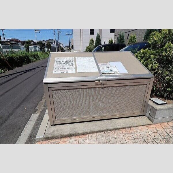 現地周辺 (ゴミ置き場)
