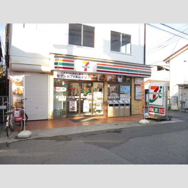 現地周辺 (セブンイレブン松戸六実駅前店(240m))