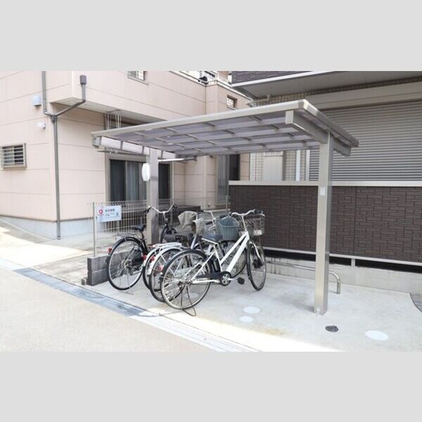 現地周辺 (駐輪場)